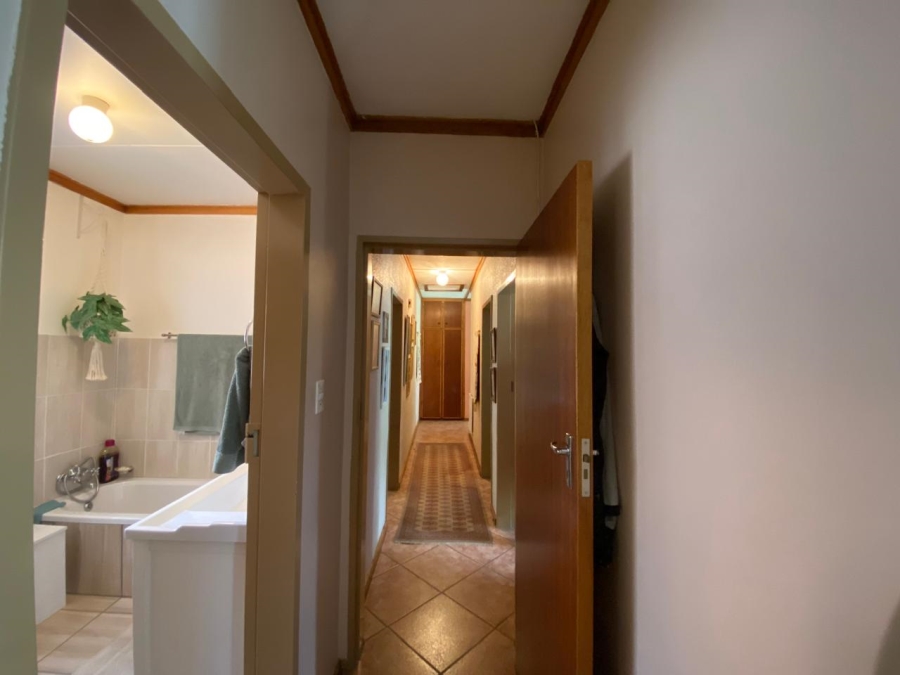 4 Bedroom Property for Sale in Kannoniers Park North West